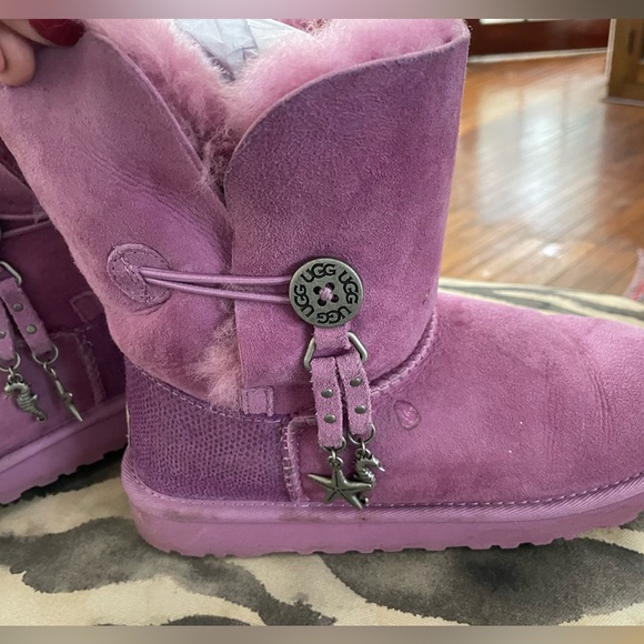 Lavendar UGG Boots adult size 5 - Picture 13 of 16